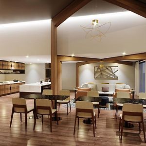 Queen Room Two Queen Beds City View Club Lounge Access